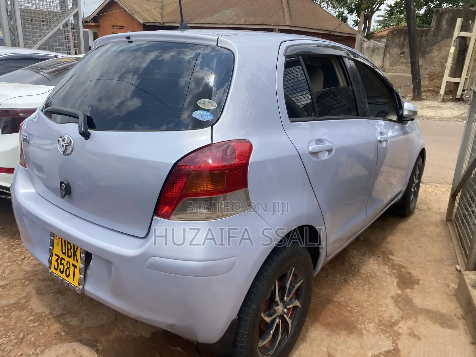 Toyota Vitz 2010 White
