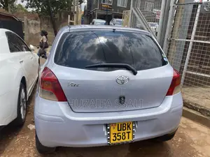 Toyota Vitz 2010 White