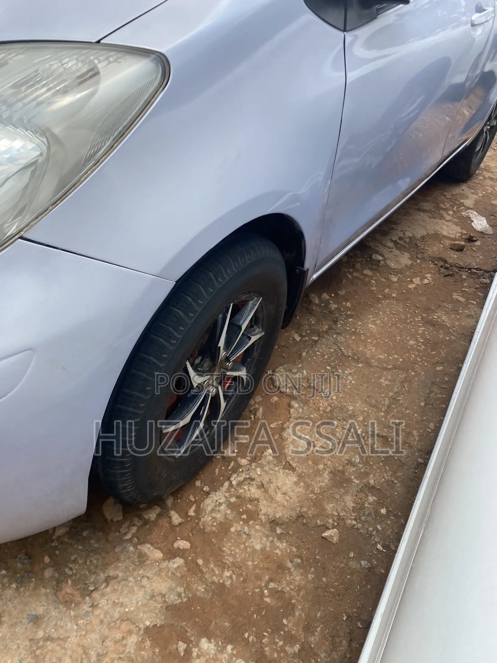 Toyota Vitz 2010 White