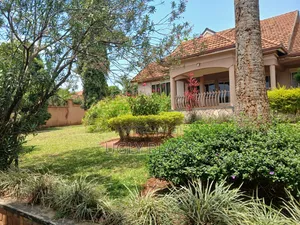 7bdrm Bungalow in Makindye for sale