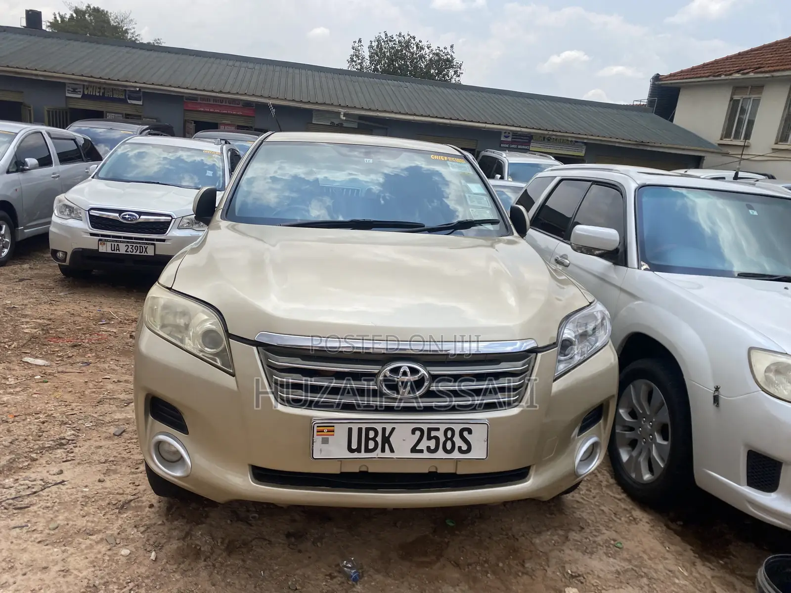 Toyota Vanguard 2012 Gold