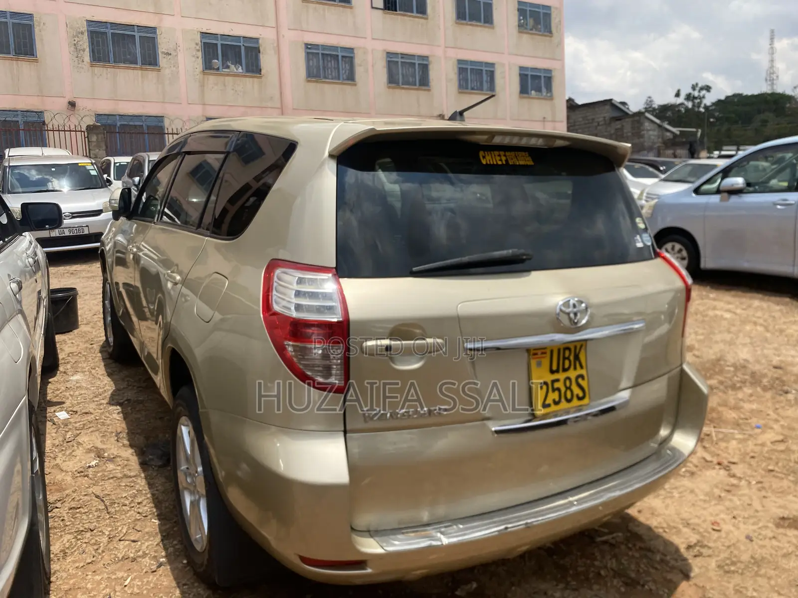 Toyota Vanguard 2012 Gold