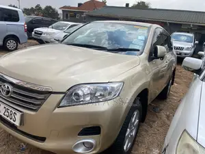 Toyota Vanguard 2012 Gold
