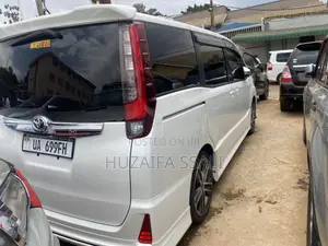 Toyota Noah 2020 White