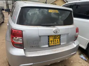 Toyota IST 2010 Silver