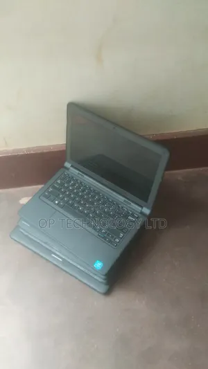 Laptop Dell Latitude 3120 4GB Intel HDD+SSD 128GB