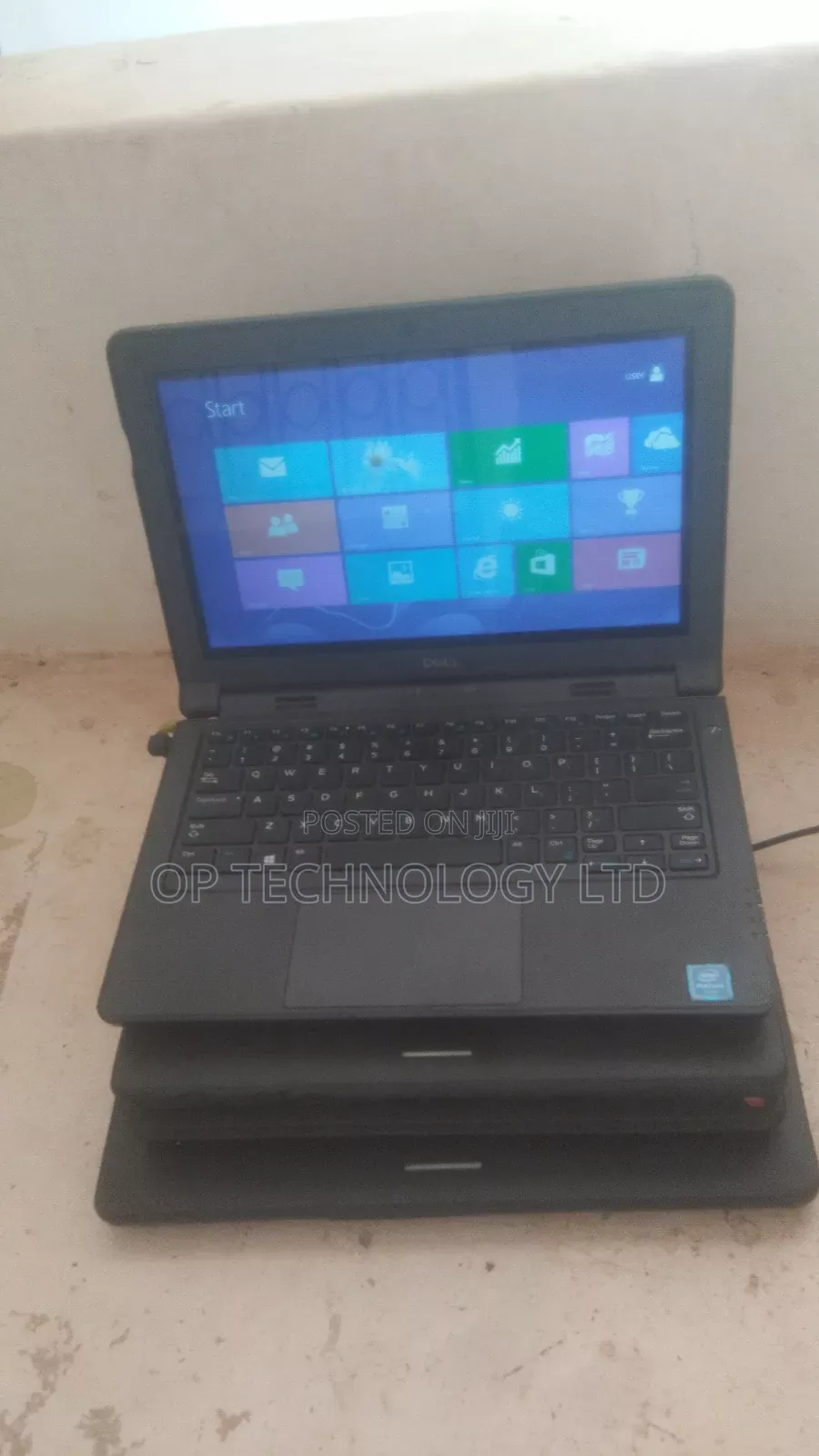 Laptop Dell Latitude 3120 4GB Intel HDD+SSD 128GB