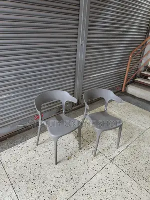Common Plastic Chairs Plastic Chairs