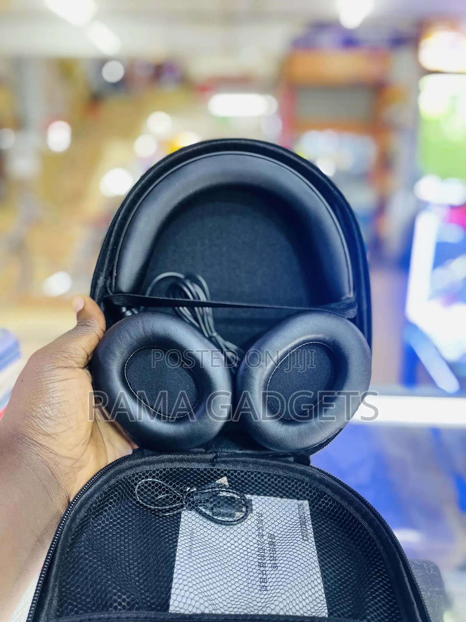 JBL Wireless on-Ear Headphones
