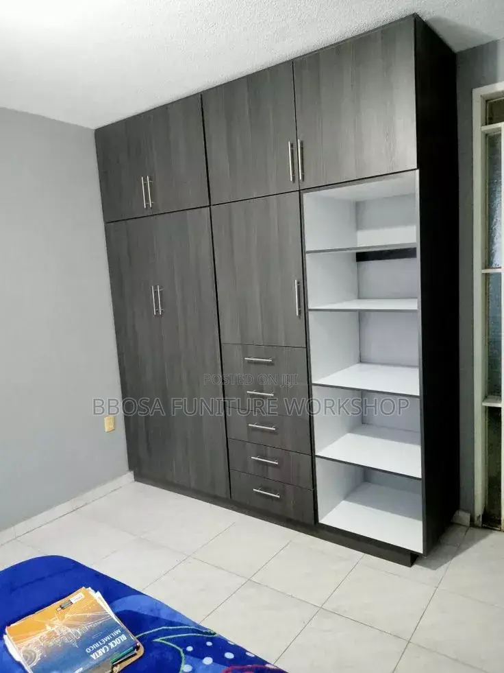 Wardrobe /Closet