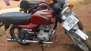 Bajaj Boxer 100 2025 Red