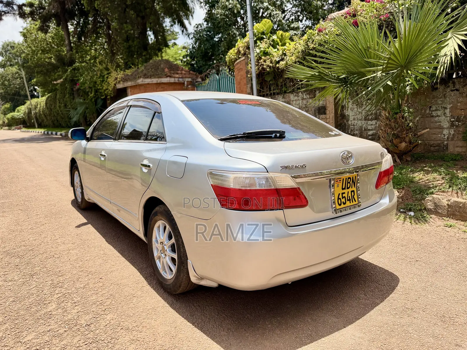 Toyota Premio 2010 Silver