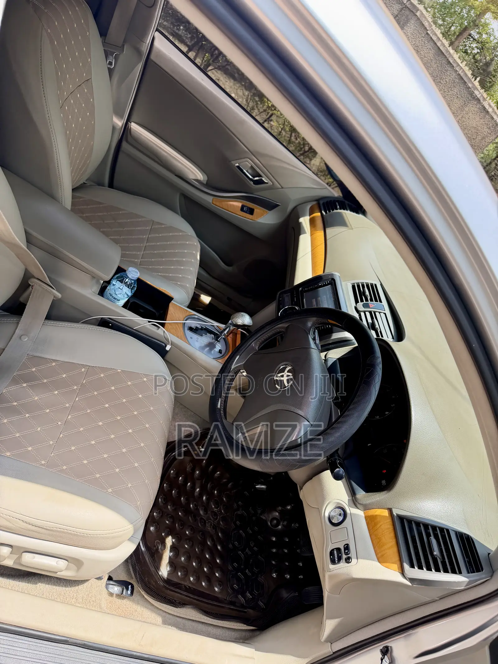 Toyota Premio 2010 Silver