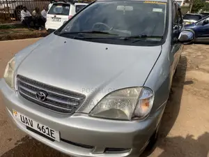 Toyota Nadia 2003 Silver
