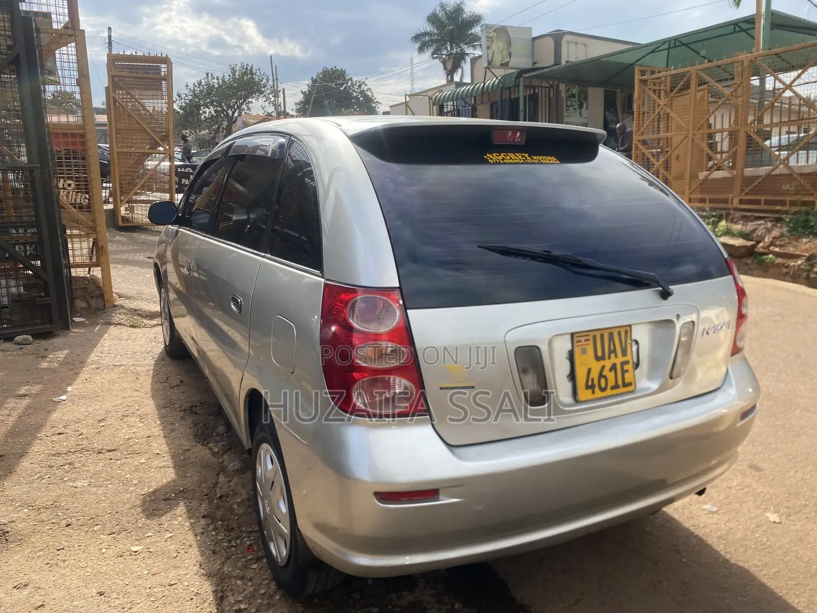 Toyota Nadia 2003 Silver