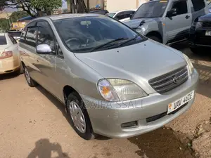 Toyota Nadia 2003 Silver
