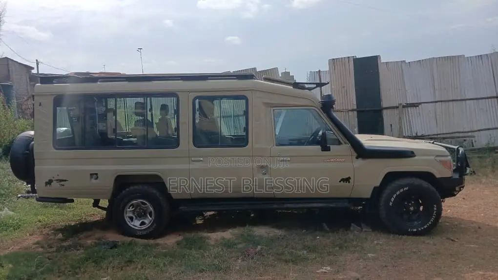 Toyota Land Cruiser 2007 Beige