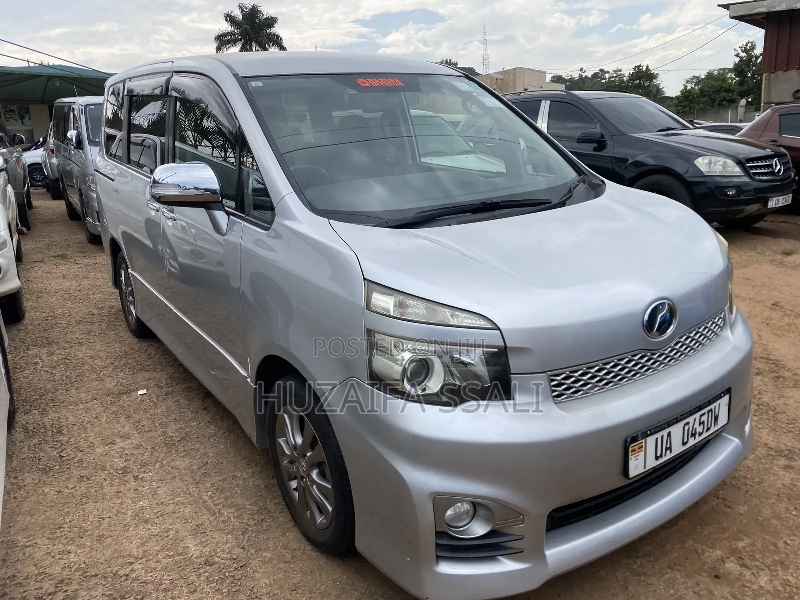 Toyota Noah 2018 White