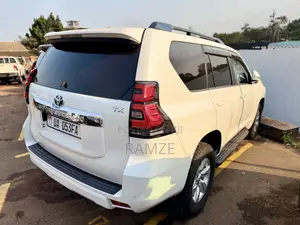 Toyota Land Cruiser Prado 2018 White
