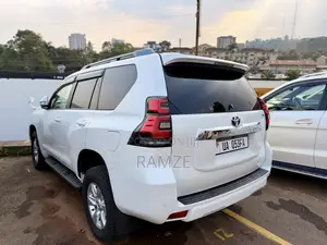Toyota Land Cruiser Prado 2018 White
