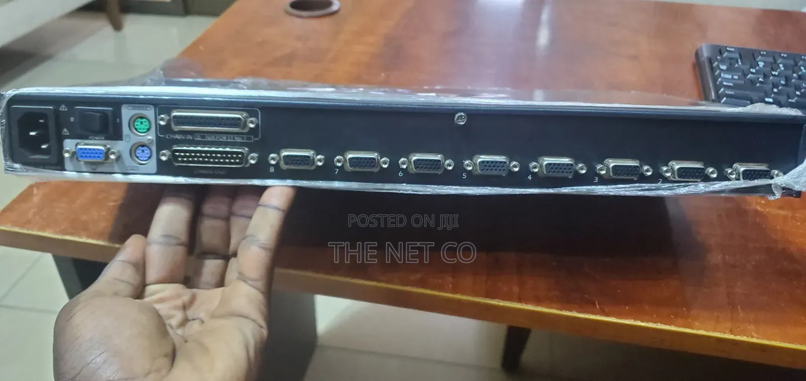 APC AP5201 8-Port Multi-Platform Analog KVM Switch.