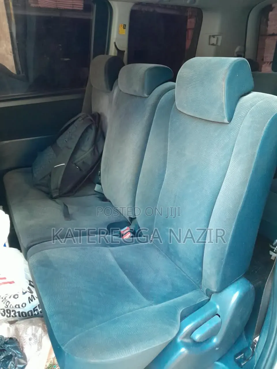 Toyota Noah 2.0 143hp AWD (8 Seater) 2010 Silver