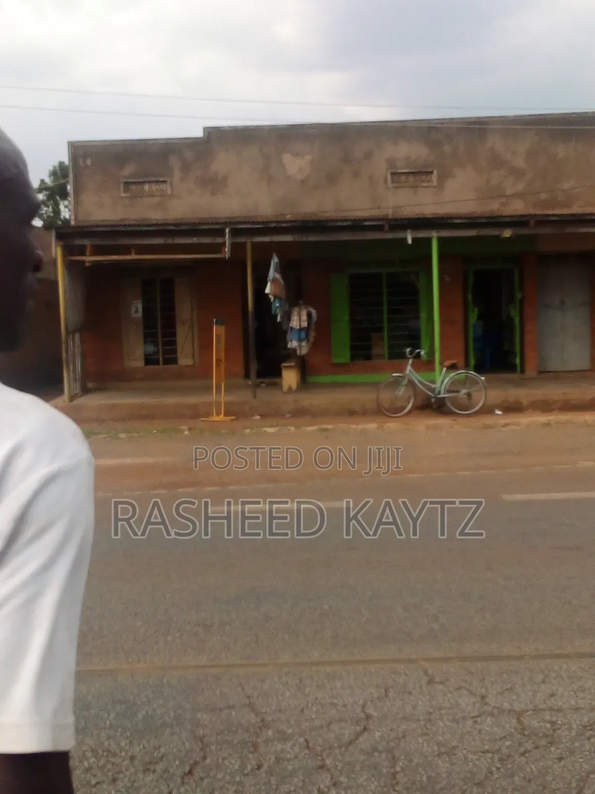 Furnished 10bdrm House in Bugiri Municipal for sale