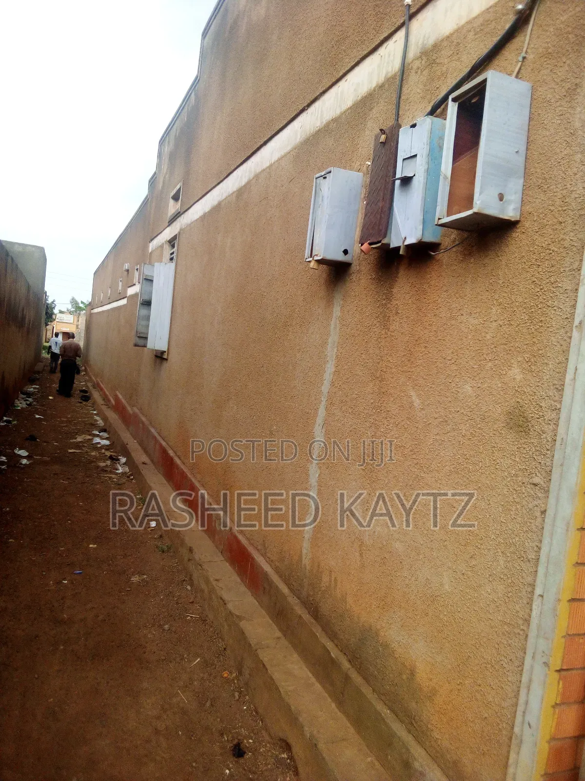 Furnished 10bdrm House in Bugiri Municipal for sale