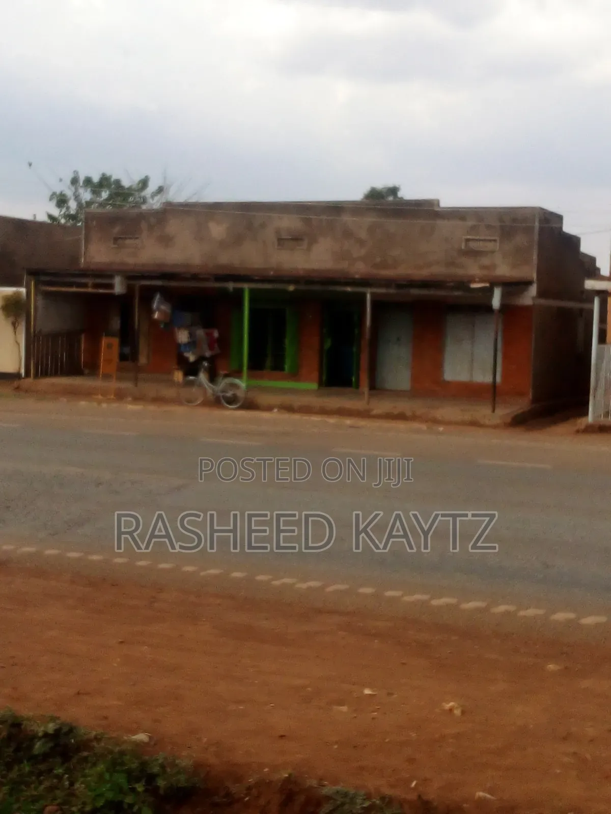 Furnished 10bdrm House in Bugiri Municipal for sale