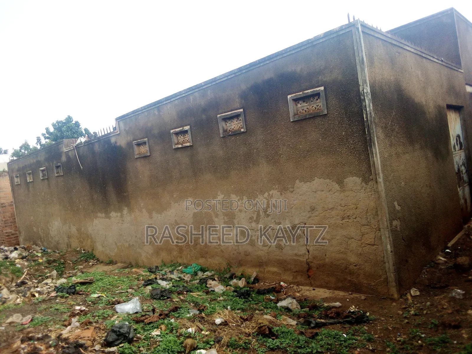 Furnished 10bdrm House in Bugiri Municipal for sale