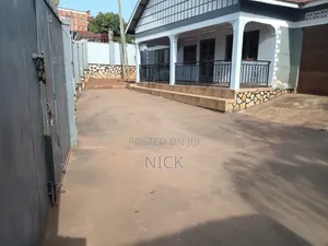 3bdrm Bungalow in Kalule Zone, Kawempe for rent