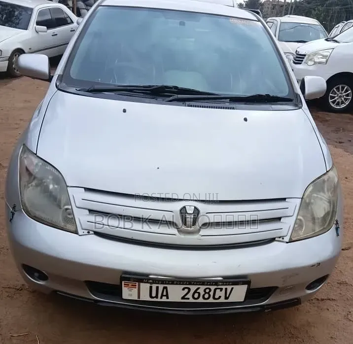 Toyota IST 2005 Silver
