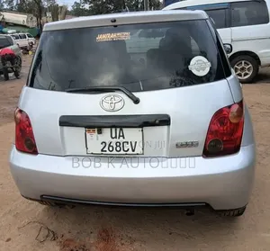 Toyota IST 2005 Silver