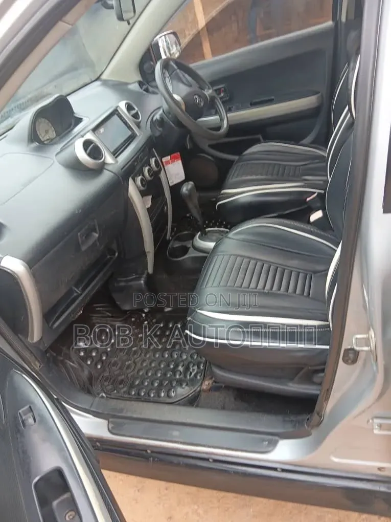 Toyota IST 2005 Silver