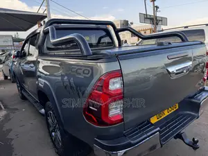Toyota Hilux 2018 Gray