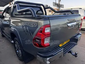 Toyota Hilux 2018 Gray