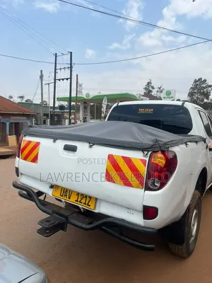 Mitsubishi L200 1999 White