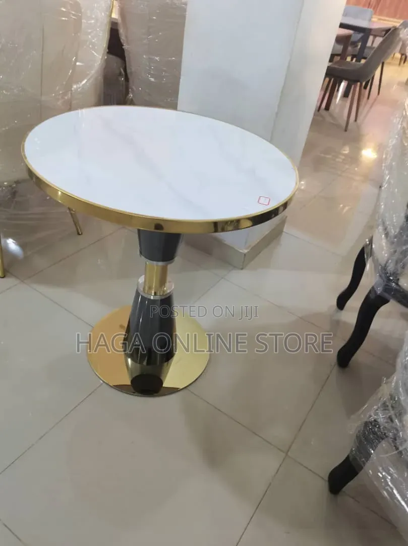 Round Tables With Metallic Gold Legs