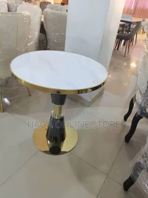 Round Tables With Metallic Gold Legs