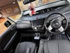 Mazda Biante 2010