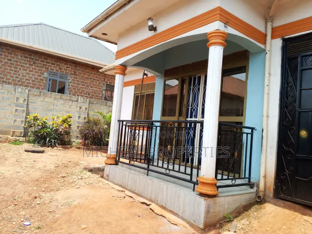 3bdrm House in Kitemu Masaka Rd At, Kawempe for sale