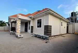 4bdrm Apartment in Wakiso Town Along for sale