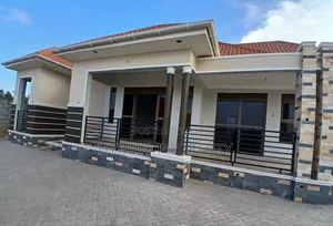 4bdrm Apartment in Wakiso Town Along for sale