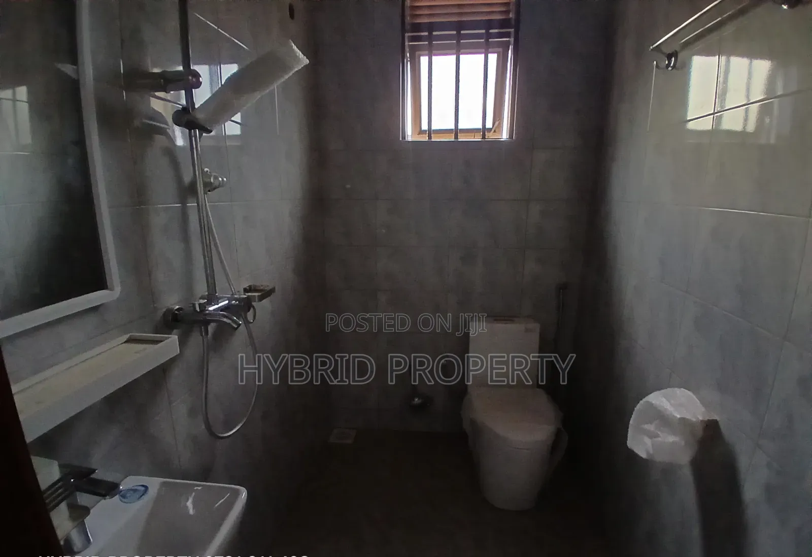 4bdrm Apartment in Wakiso Town Along for sale
