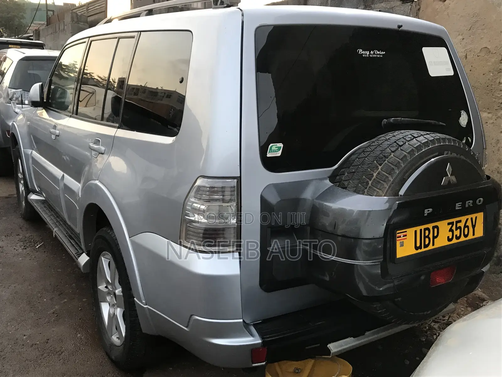 Mitsubishi Pajero 3.0 2010 Silver
