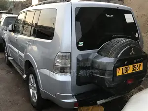 Mitsubishi Pajero 3.0 2010 Silver