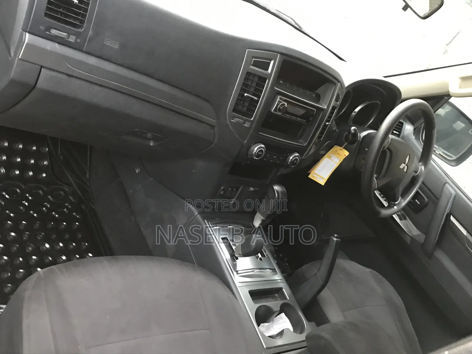 Mitsubishi Pajero 3.0 2010 Silver