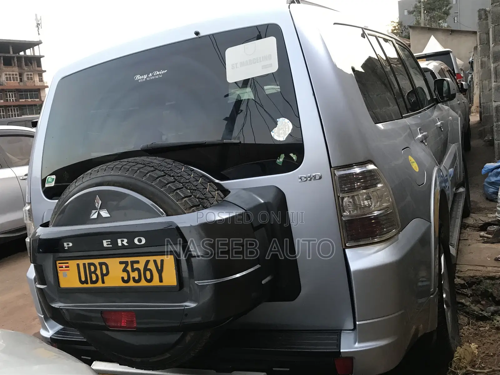 Mitsubishi Pajero 3.0 2010 Silver