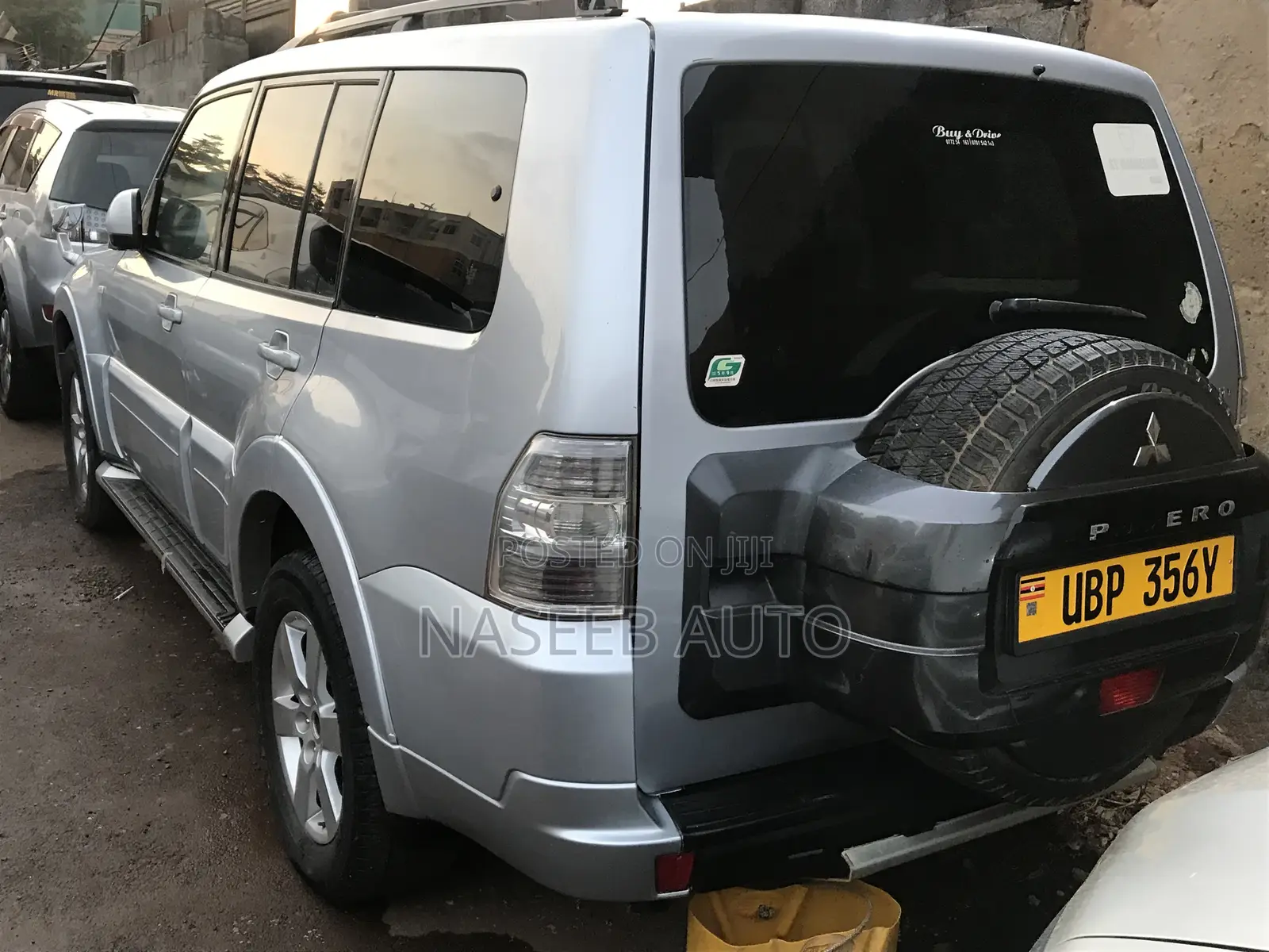 Mitsubishi Pajero 3.0 2010 Silver