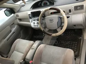 Toyota Raum 2006 Silver